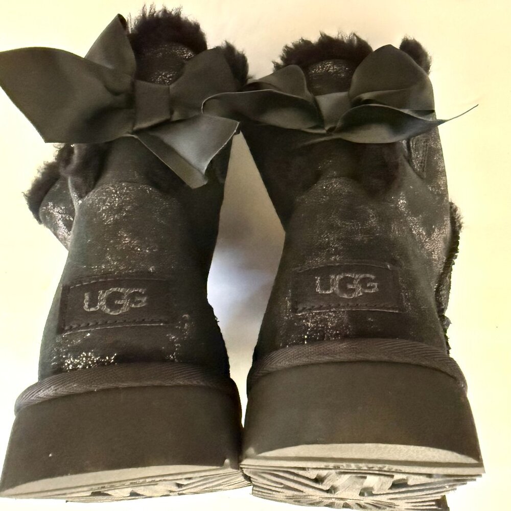 UGG Women's Mini Bailey Metallic Bow Glimmer Boot NWOT - Picture 4 of 7